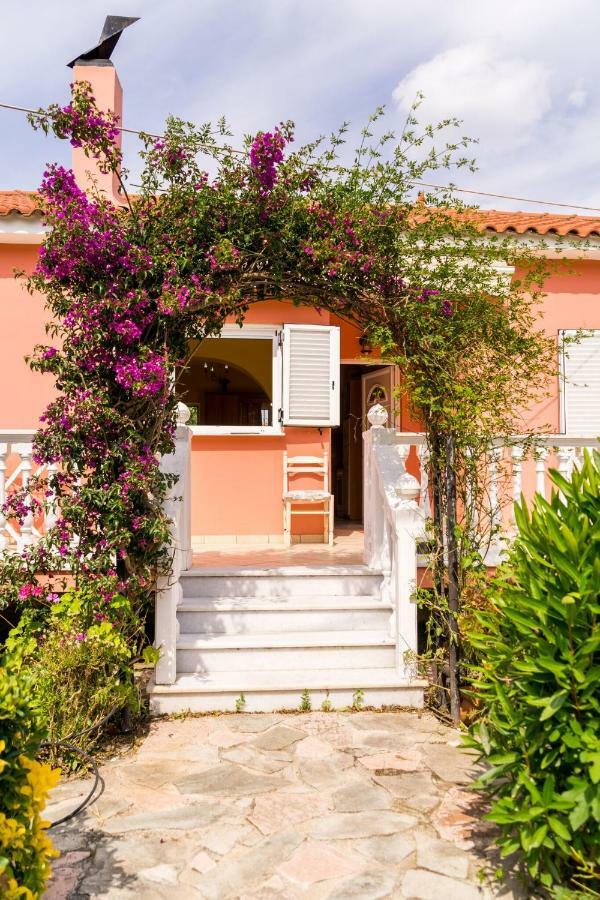 2 Bed House With Mountain View Apartman Alikész Kültér fotó